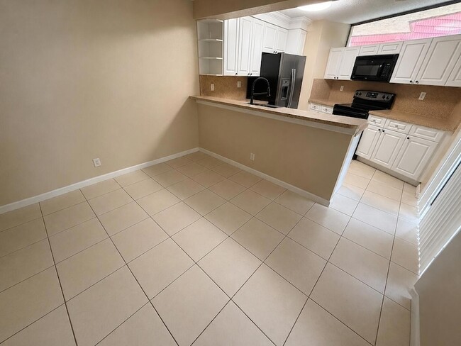 Foto del edificio - 8255 Severn Dr