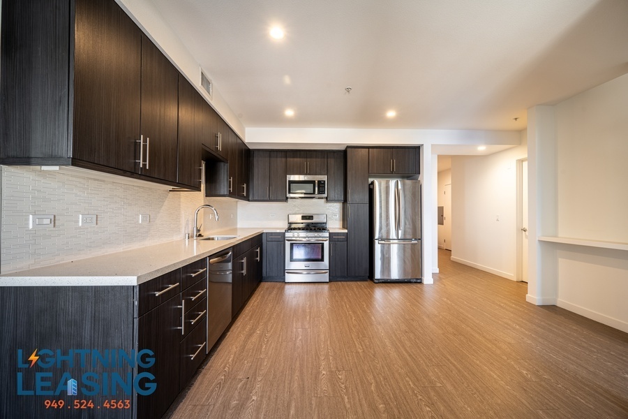 Foto principal - Luxury Two-Bedroom in North Hollywood – On...