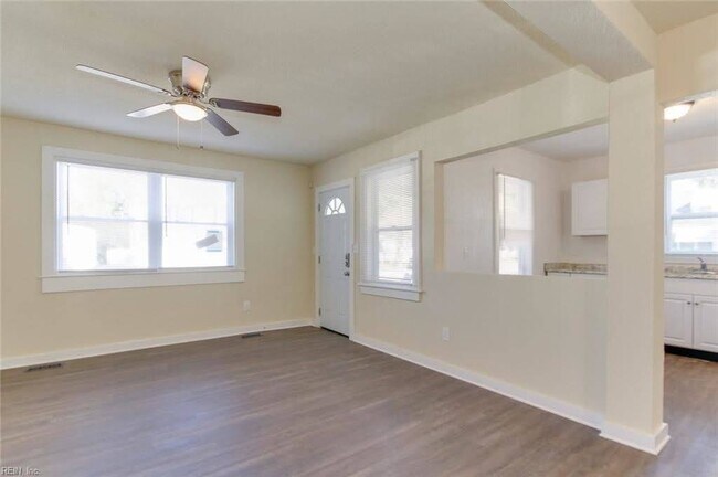 Entry - 4569 Hampshire Ave
