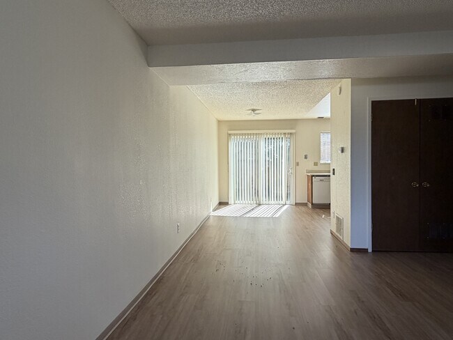 Foto del edificio - 2214 Myrtle Avenue