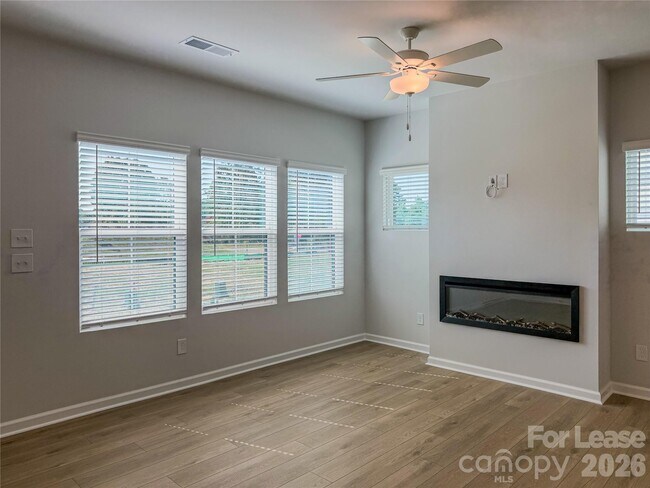 Foto del edificio - 6524 Harlech St