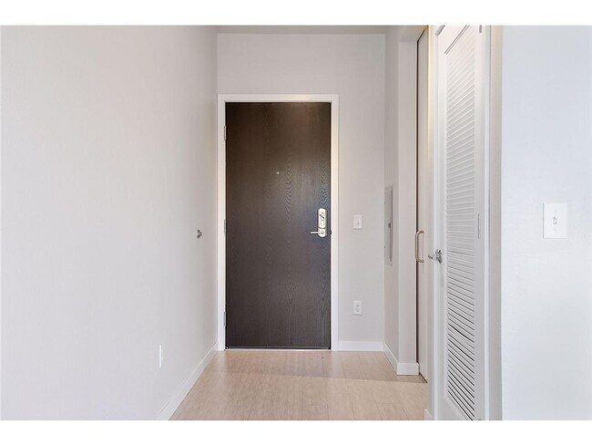Foto del edificio - 3535 Grand Ave S