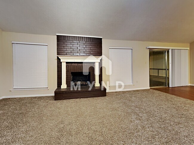 Building Photo - 3430 Deer Valley Dr