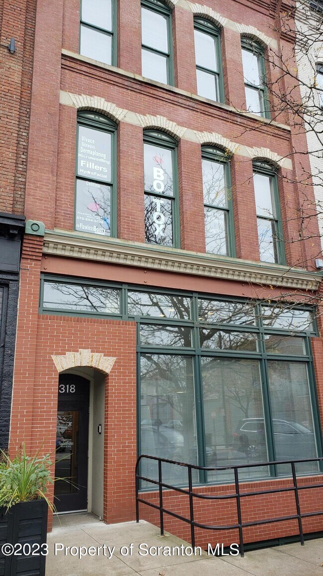 Building Photo - 318 Penn Ave