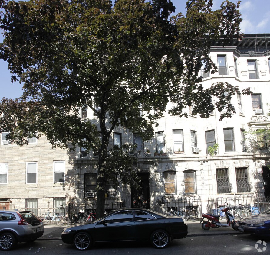 Building Photo - 234 Saint James Pl