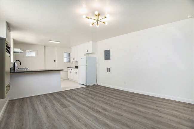 Building Photo - 2108 San Antonio Ave