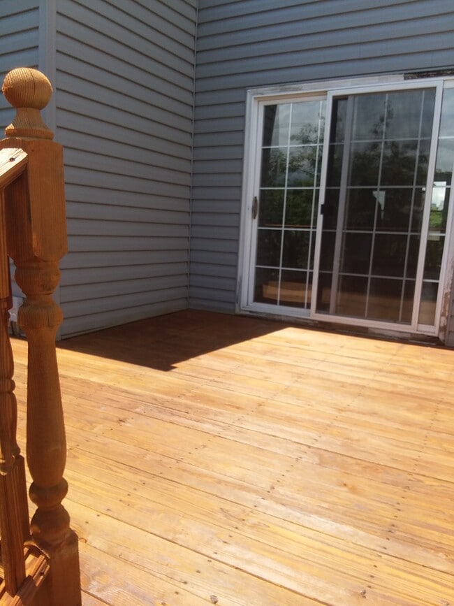 Building Photo - 807 Crawford Ave