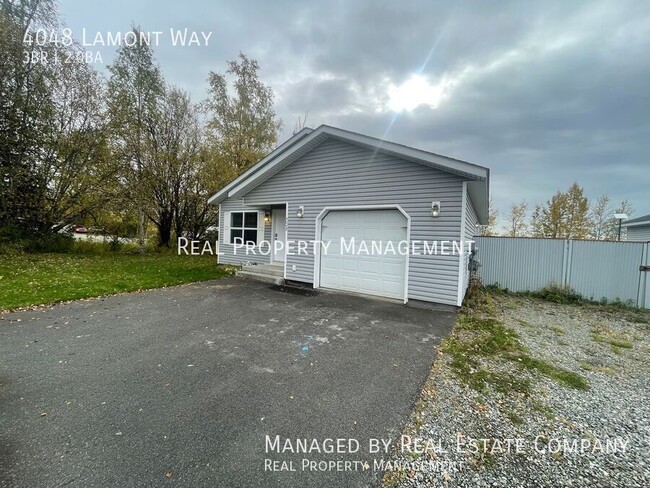 Building Photo - 4048 Lamont Way