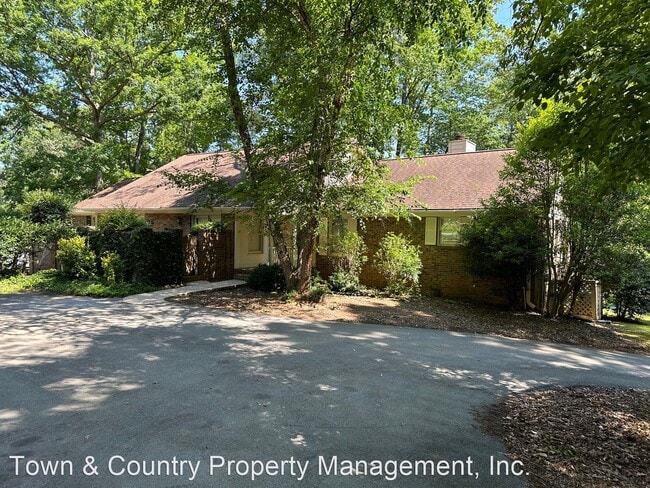 Building Photo - 3 br, 2 bath House - 321 Gatewood Dr. Unit...