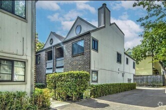 Building Photo - 1114 Augusta Dr
