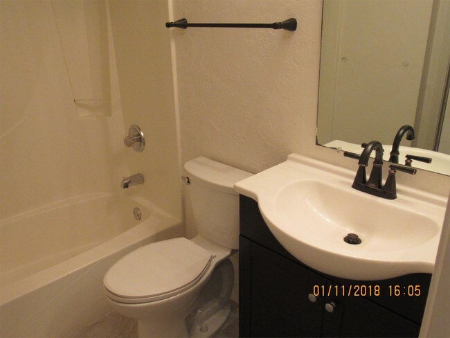 Foto del edificio - 308 Westlake Ct