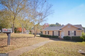 Building Photo - 130 Crystal Brook