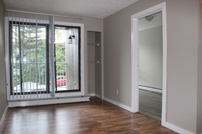 Building Photo - Sunview Manor