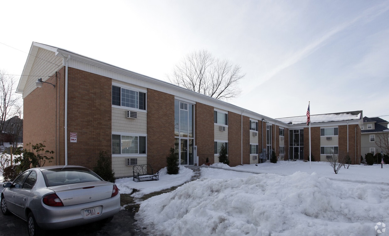 Primary Photo - 20 Bissell St