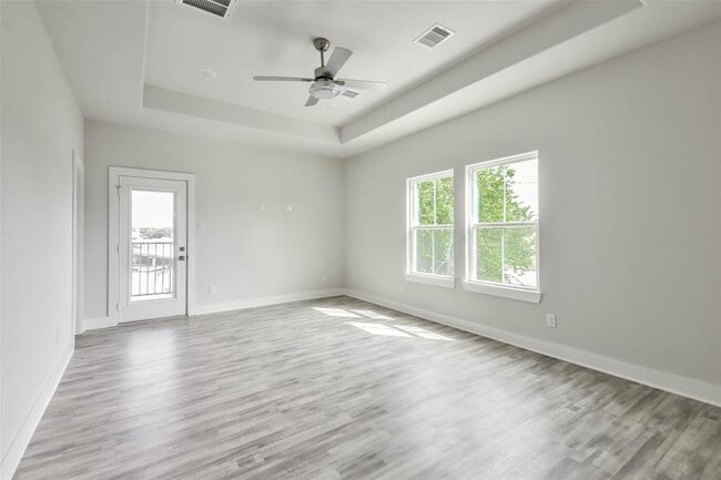 Building Photo - 4681 Munger St