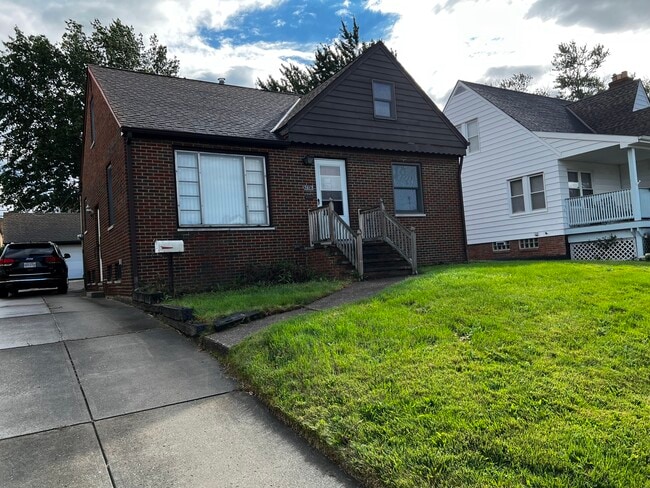 Foto del edificio - 7417 Kenilworth Ave