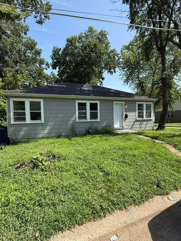 Primary Photo - 837 Walters Dr
