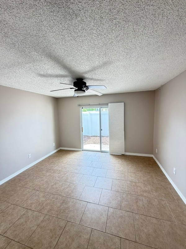 Foto del edificio - 111 Hidden Arbor Ct