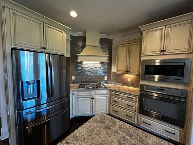 Building Photo - 4505 Hyannis Ct