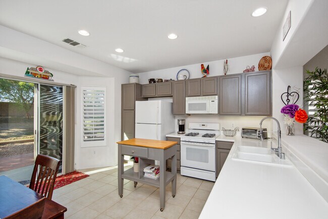 Foto del edificio - 78637 Rockwell Cir