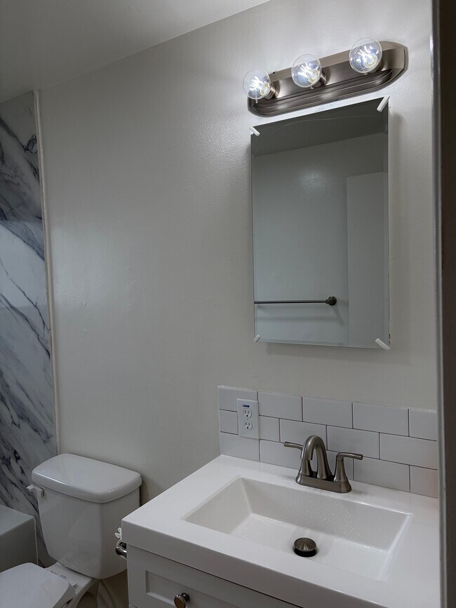 Foto del edificio - 1701 Carver Ct