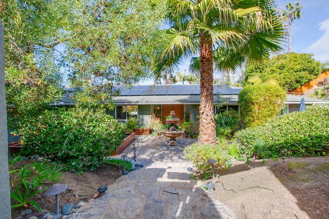 Building Photo - 3000 Azahar St