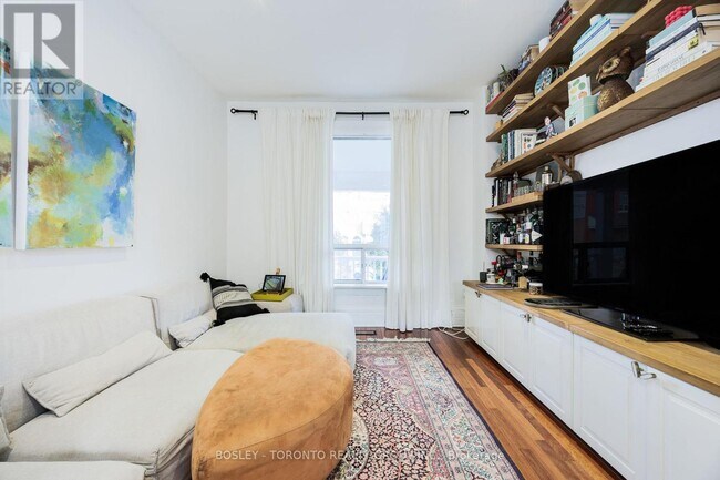 Building Photo - 164 Hamilton St