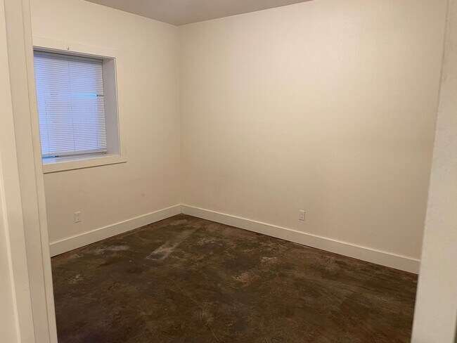 Foto del edificio - 320 S Asbury St