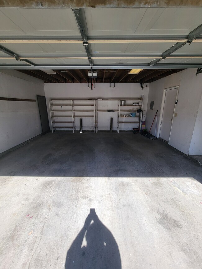 Building Photo - 600 New Stine Rd