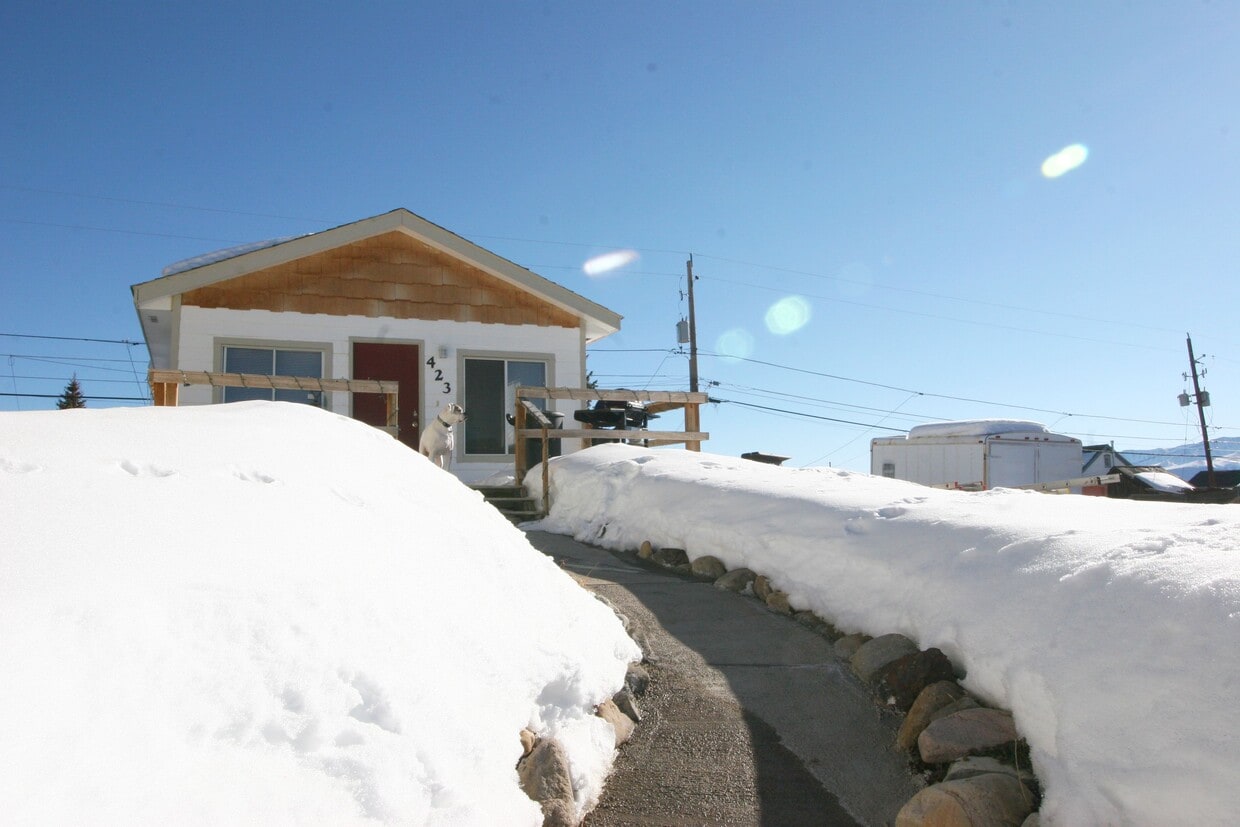 Primary Photo - 423 E 6th St