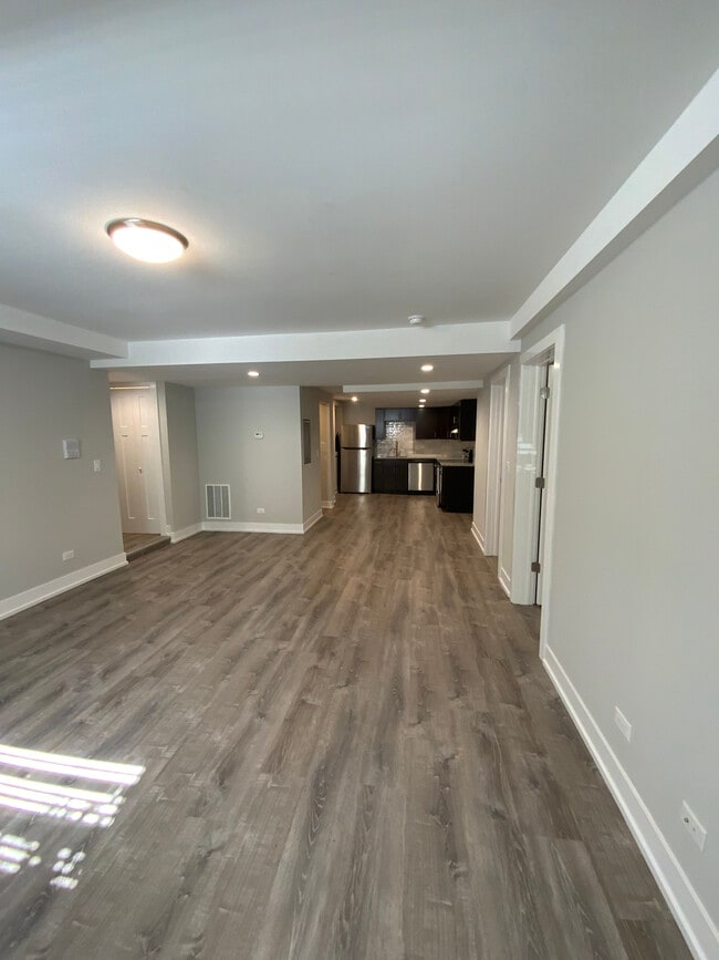 Building Photo - 1143 Maple Ave