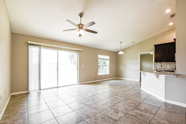 Building Photo - 3042 Drema Dr