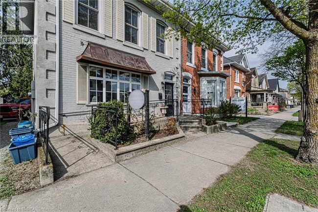 Building Photo - 180 Brant Ave