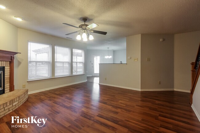 Building Photo - 1327 Jasmine Dr