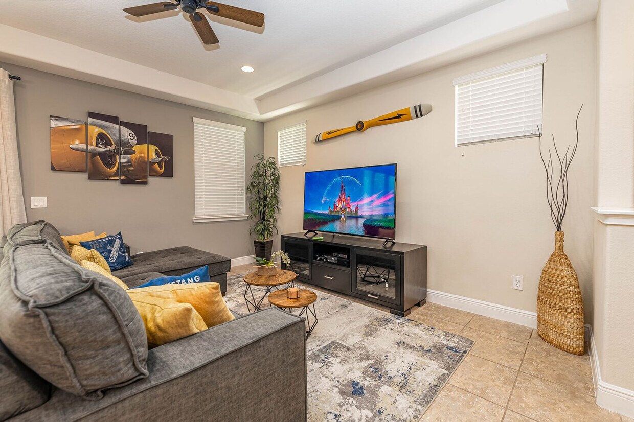 Foto principal - 8209 Roseville Blvd