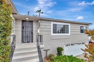 Building Photo - 4661 Lee Ave