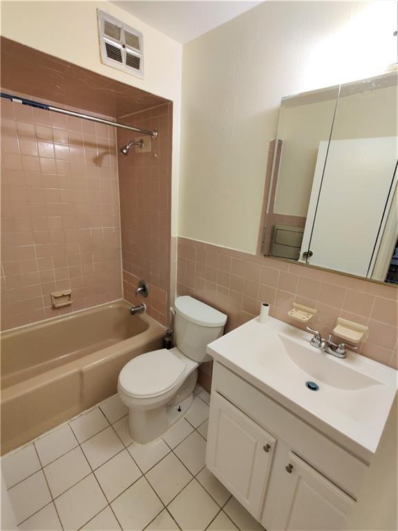 Foto del edificio - 921 E 83rd St