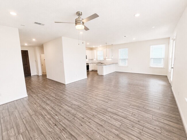 Foto del edificio - 6223 Morning Fern Ln