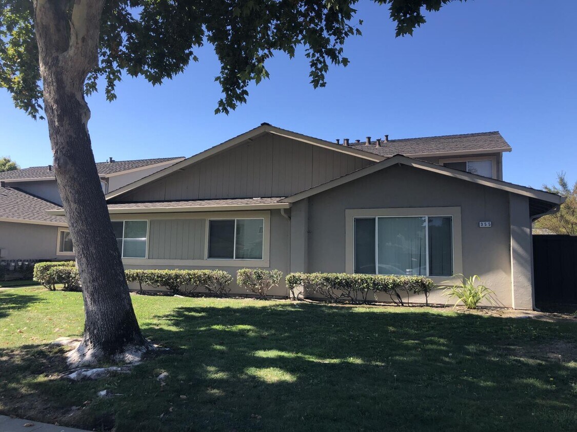 Foto principal - 355 San Petra Ct