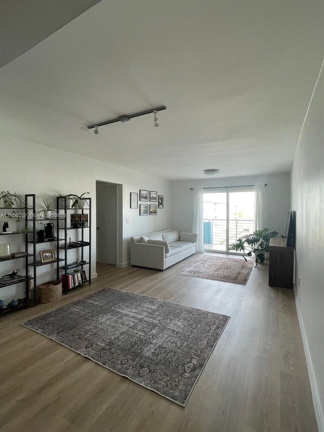 Building Photo - 16851 NE 35th Ave