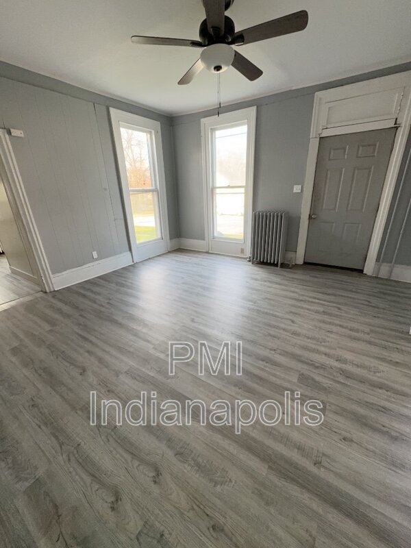 Building Photo - 103 E 2nd St