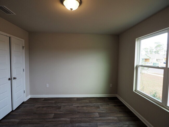 Foto del edificio - 4 bedroom home in Foley