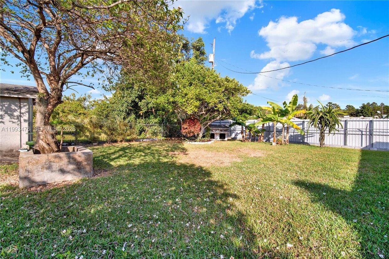 Foto del edificio - 860 SW 3rd St