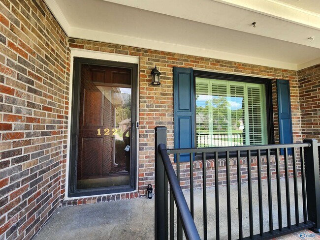 Foto del edificio - 122 Featherstone Ln SE