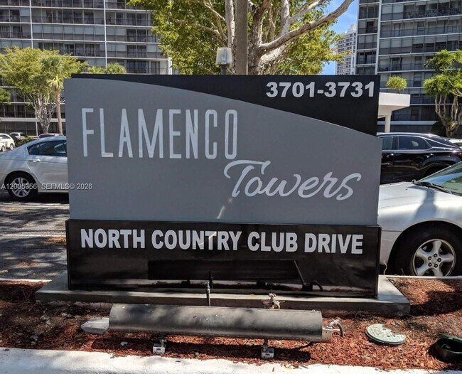 Foto del edificio - 3731 N Country Club Dr