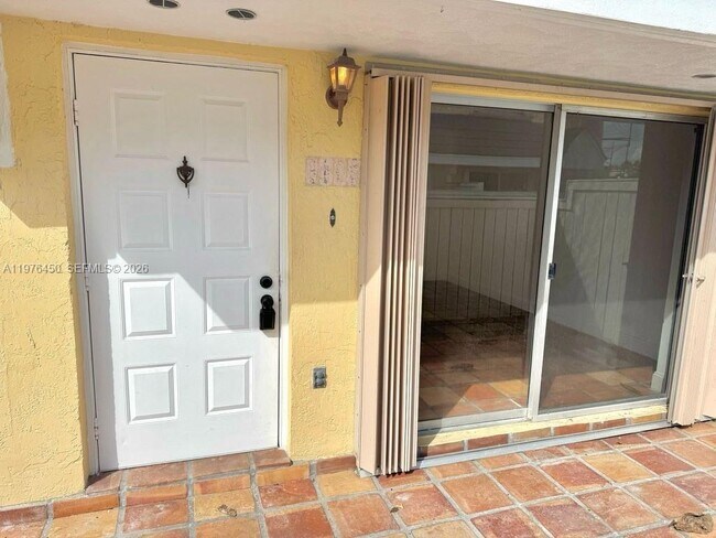 Foto del edificio - 4580 SW 68th Ct Cir