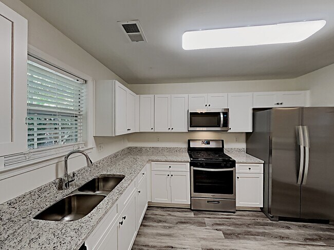 Foto del edificio - 5179 Centennial Creek Vw NW