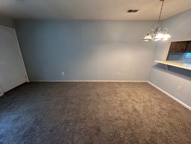 Building Photo - 107 Country Town Dr