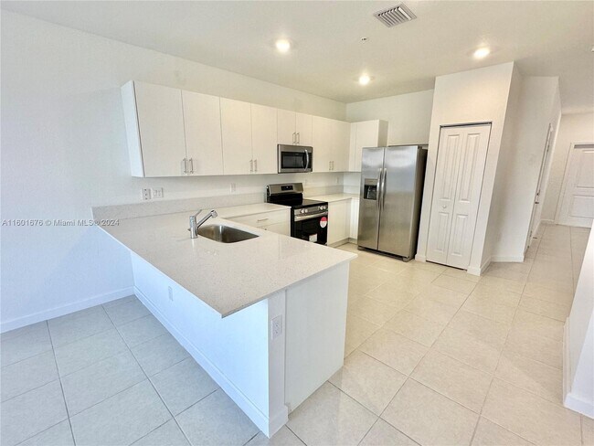 Foto del edificio - 15943 SW 2nd St