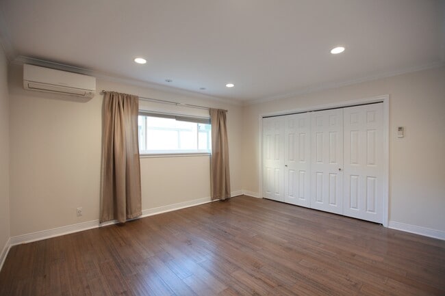 Building Photo - 1143 6th St